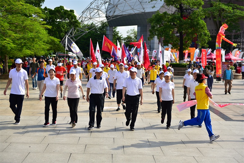 1肇庆市“五法”普法宣传徒步活动现场 (1).jpg
